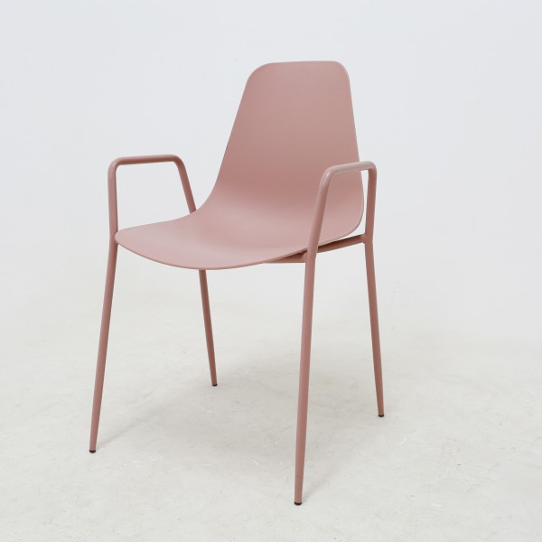 Svelti Stackable Dining Armchair
